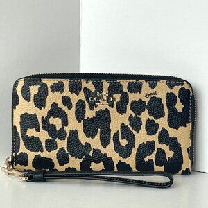 Coach Long Zip Phone Wallet Leopard Print Pebbled Leather CBT24 Brown Wristlet